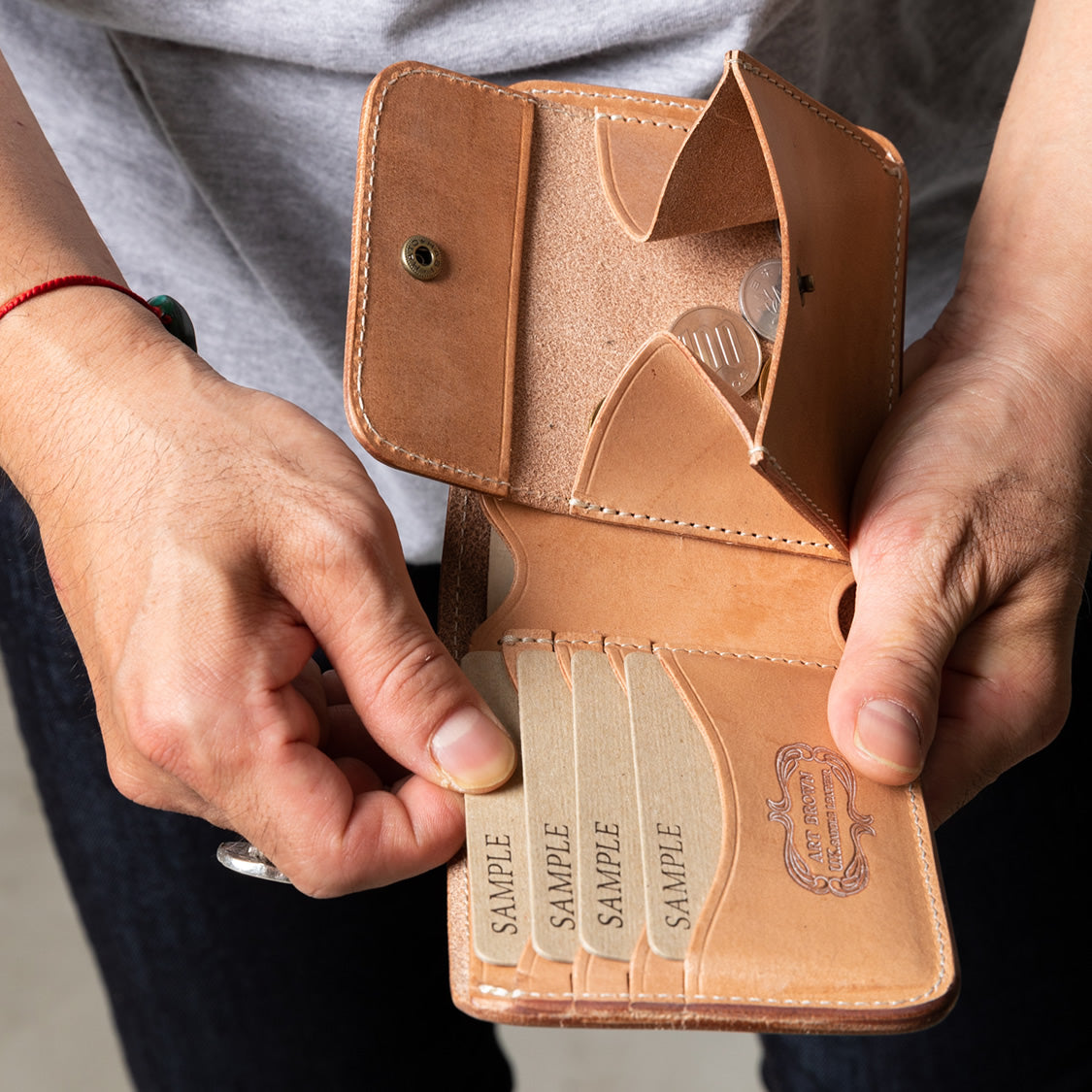 二つ折り財布  U.K.サドルレザー EAW00049AB