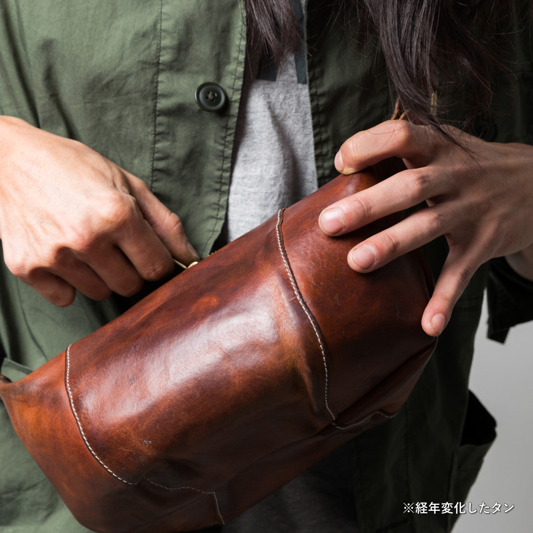 Ryu 本革 レザー クーズー ボディバッグ ショルダー 日本製 経年変化 kudu] KD SQUARE BODYBAG | Ryu(リュウ)公式ECサイト／Wath'z
